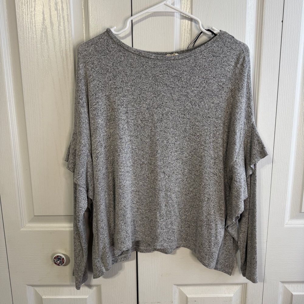 Label‎ of Graded Goods LOGG gray slouchy ruffle top size medium